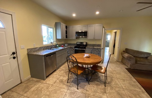 Perris Casa | Hope House, resort style with mountain view