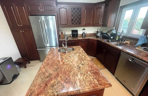 Río Sittee Casa | Hopkins Beach Retreat - Balcony House, RIGHT ON THE BEACH! - OVERLOOKING POOL!