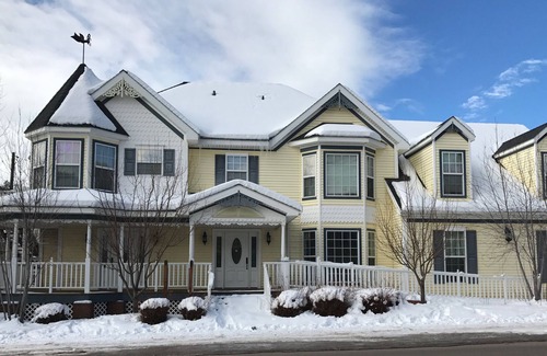 Creede Casa | Hopper Hideaway 1 Bedroom 1 Bath
