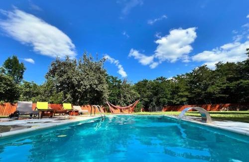 Recea Casa | Horace Guesthouse POOL & HOT TUB & BIKES & RIVER