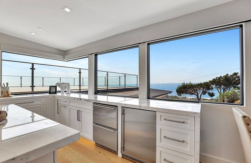 Western Malibu Casa | Horizon Hills Panoramic View House w Balcony