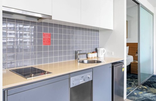 Cairns Central Business District Apartamento | Horizons at Harbour Lights Tropical Poolside Flair