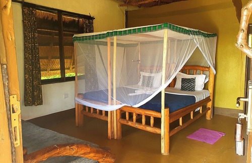 Pakwach Cabina | Hornbill Bush Lodge
