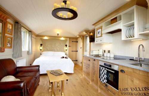 Ryther Casa | Hornington Manor Luxury Shepherd Huts