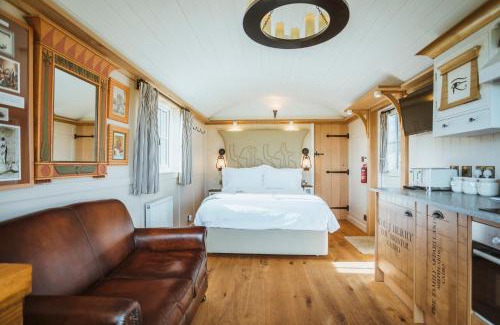 Ryther Casa | Hornington Manor Luxury Shepherd Huts