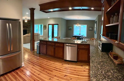 Canton Otro | HORSE FARM ON PRIVATE 22 ACRES + TROUT POND
