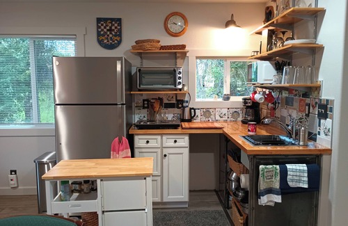 Manhattan Cabina | Horse-Heaven Cowgirl-Chic Bunkhouse on Baker Creek, 10 mins from Bozeman Airport