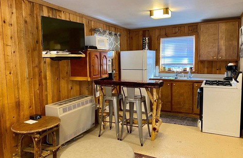 Ferguson Cabina | The Last Resort: 1 BR / 1 BA caballo $$ amistoso en Ferguson, capacidad para 2
