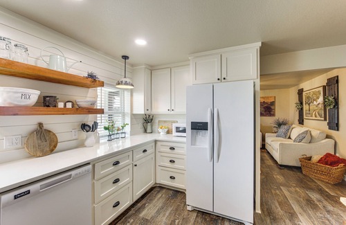 Pittsburg Casa | Horses Welcome: Pittsburg Home Near Wineries!