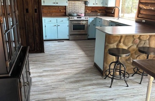 Albertville Cabina | Horseshoe Lodge Rustic Log Cabin Home Completely Restored With Pool
