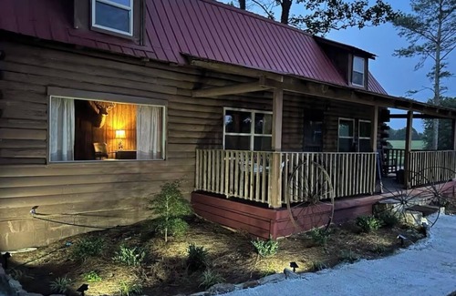 Albertville Cabina | Horseshoe Lodge Rustic Log Cabin Home Completely Restored With Pool
