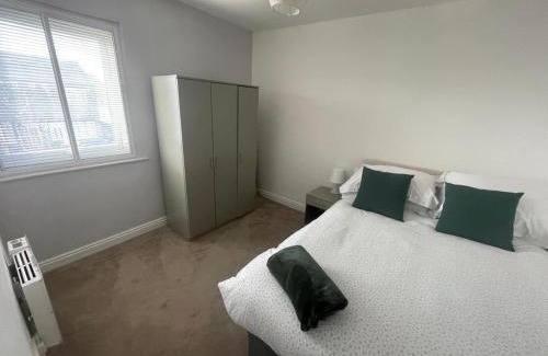 Horsforth Apartamento | Horsforth Studios- A Home From Home Perfectly Located 6 minutes to LBA Airport and a 1 Minute Walk to the Station- Sleeps up to 4