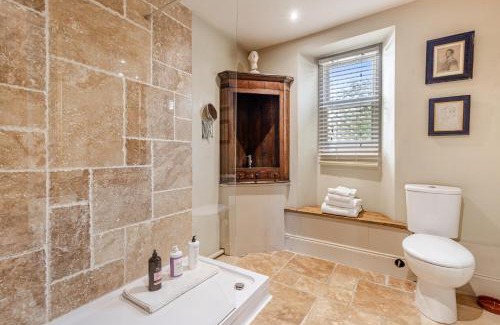 Brixham Casa | HORTUS HOUSE - Regency style apartment with attached parking