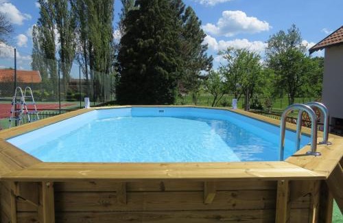 Gondrecourt-le-Chateau Casa | Horville Garden Retreat