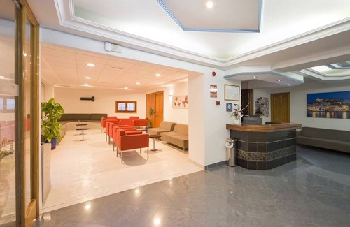 Sant Antoni de Portmany Hotel | Hostal Adelino