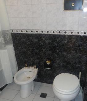 Almagro Apartamento | Hosp Italiano cómodo equipado con piano luz y sol Bienvenidos!