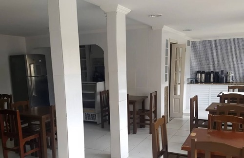 Jardim Olinda Apartamento | Hospedagem Central - Suíte 01 - Cabo Frio - Aluguel Econômico