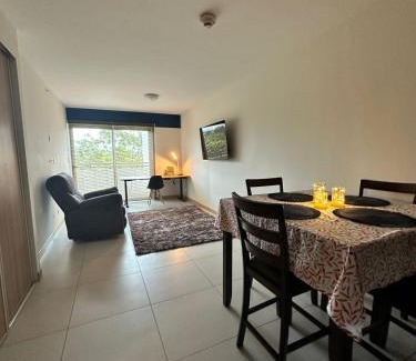 Heredia Apartamento | Hospedaje cómodo con oficina