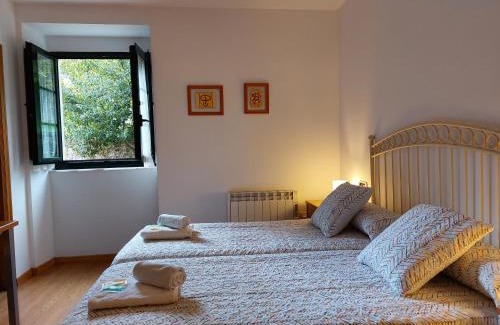 Samos Casa | Hospedería Externa del Monasterio