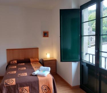 Samos Casa | Hospedería Externa del Monasterio