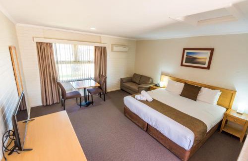 South Carnarvon Hotel | Hospitality Carnarvon, SureStay Collection by Best Western
