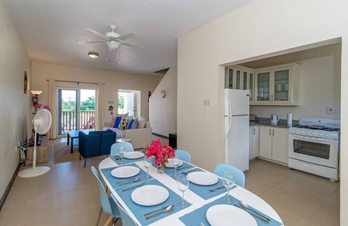 IronShore Estates Casa | HOSPITALITYEXPERT 2BR Townhouse #2 MoBay, Sleeps 6 - Pool, Beach & Private Chef
