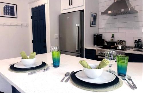 Cliff - Cannon Apartamento | Hospitals Manito Park, Huckleberrys Market