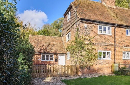 Westbere Casa | Host & Stay | Bere Cottage