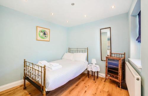 Rottingdean Casa | Host & Stay - Blue Bolthole on Vicarage Lane