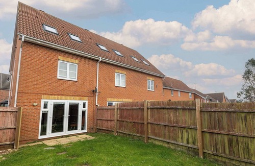 Corby Casa | Host & Stay | Bluebell Close