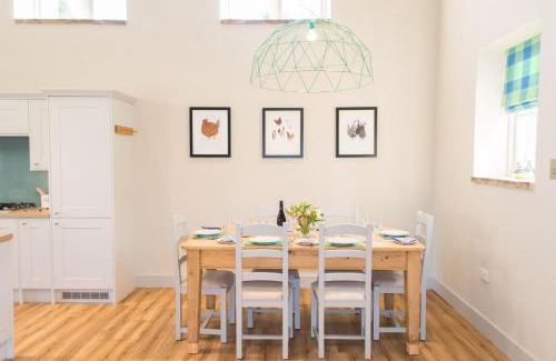 Irstead Casa | Host & Stay - Boathouse Barn