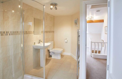 Briggswath Casa | Host & Stay | Brook Villa