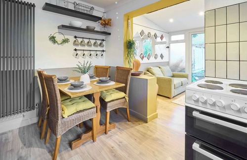Canterbury Casa | Host & Stay | Cedar Cottage