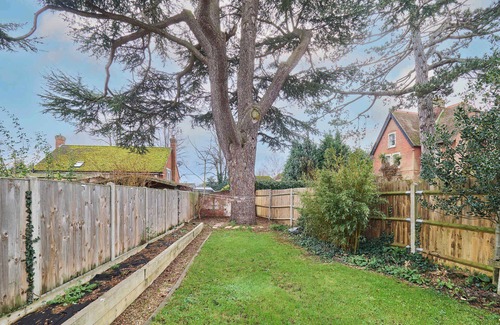 Canterbury Casa | Host & Stay | Cedar Cottage