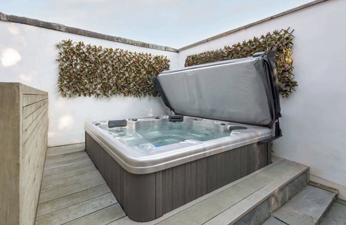 Carlisle Casa | Host & Stay | Chatsworth Townhouse I