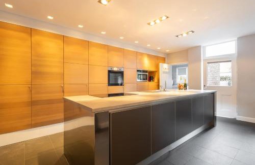 Carlisle Casa | Host & Stay - Chatsworth Townhouse I
