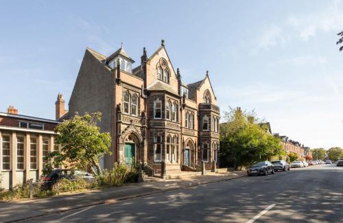 Carlisle Casa | Host & Stay - Chatsworth Townhouse II