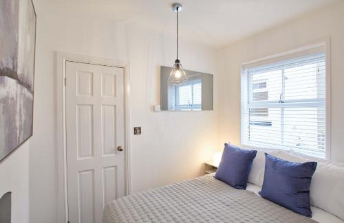 Whitby Casa | Host & Stay - Clinker Cottage