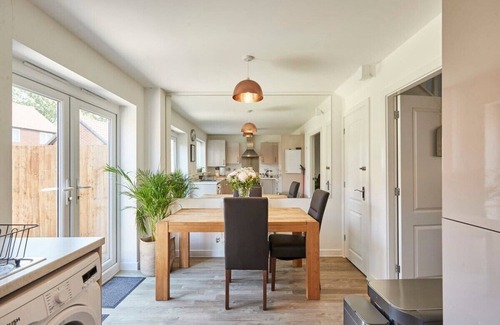 Highnam Casa | Host & Stay | Cornflower Way