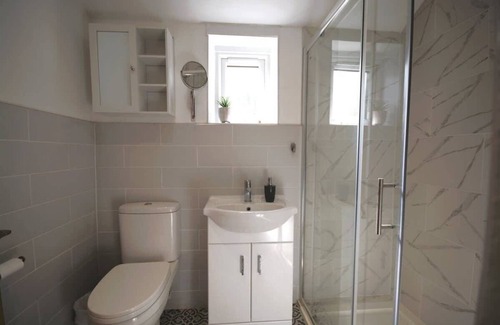 Northampton Casa | Host & Stay | Delapre Street