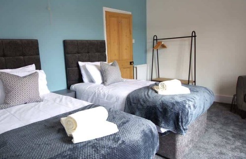 Northampton Casa | Host & Stay | Delapre Street