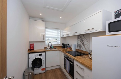 Woodingdean Apartamento | Host & Stay | Downland Studio