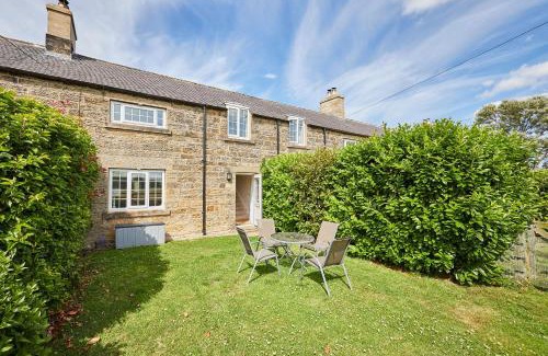 South Charlton Casa | Host & Stay - Dove Cottage