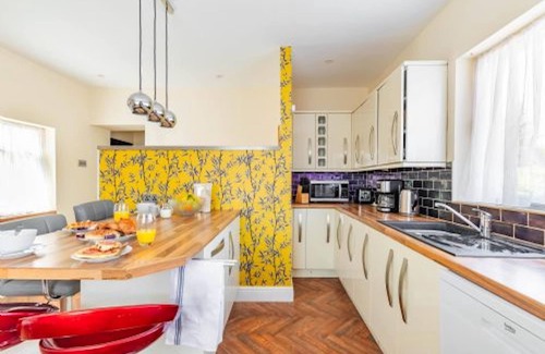 Acle Apartamento | Host & Stay | Dragons Rest
