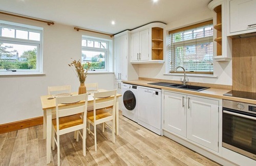 Alne Casa | Host & Stay | Fawcett Cottage