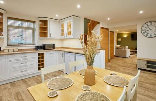 Alne Casa | Host Stay Fawcett Cottage