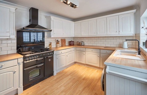 Saltburn-by-the-Sea Casa | Host & Stay | Emerald Residence