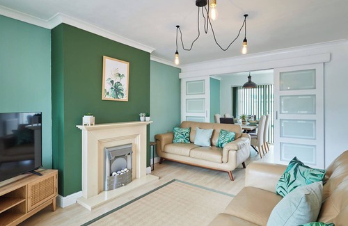 Blacon Casa | Host & Stay | Greenway House