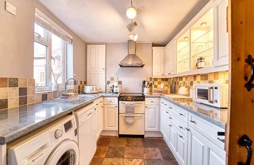 Worcester Casa | Host & Stay | London Road Cottage
