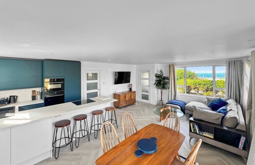 Wyke Regis Casa | Host & Stay | Mandeville